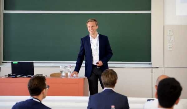 Sven presenting