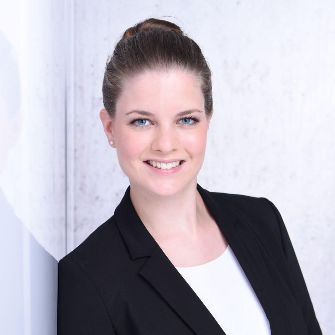 Dr.  Jasmina Holst